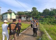 Dekat dengan Warga, Bhabinkamtibmas Cikeusik Sampaikan Pesan Kamtibmas