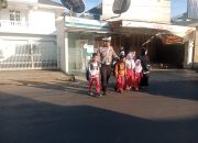 Polsek Samarang Laksanakan Gatur Pagi, Bantu Anak Sekolah Menyeberang Jalan dengan Aman