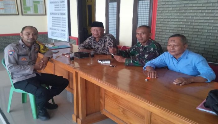 Bangun Keakraban, Aipda Zaenal Sambangi Tokoh Masyarakat dan Warga Desa Sukahaji