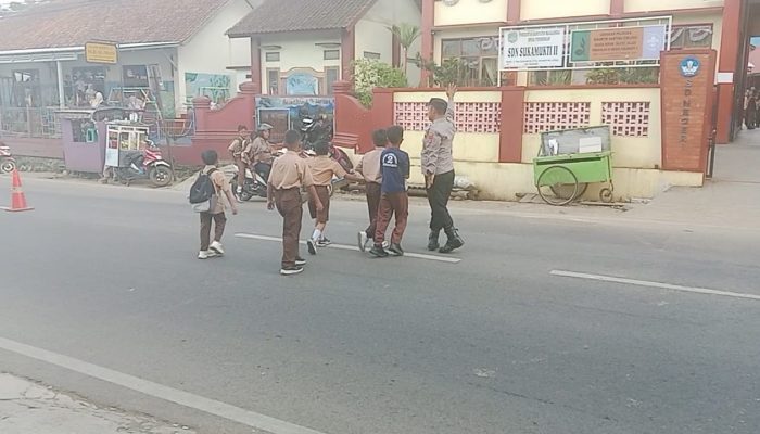 Utamakan Keselamatan Pengguna Jalan, Aiptu Eman Subagja Rutin Laksanakan Gatur Pagi