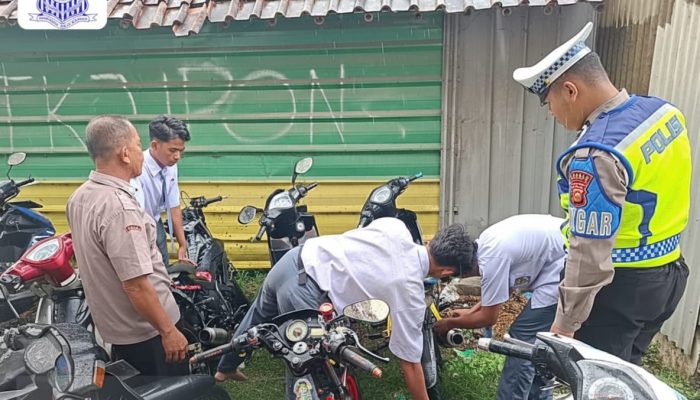 SMA dan SMK Muhammadiyah 2 Kadungora Gandeng Polisi Tertibkan Knalpot Brong
