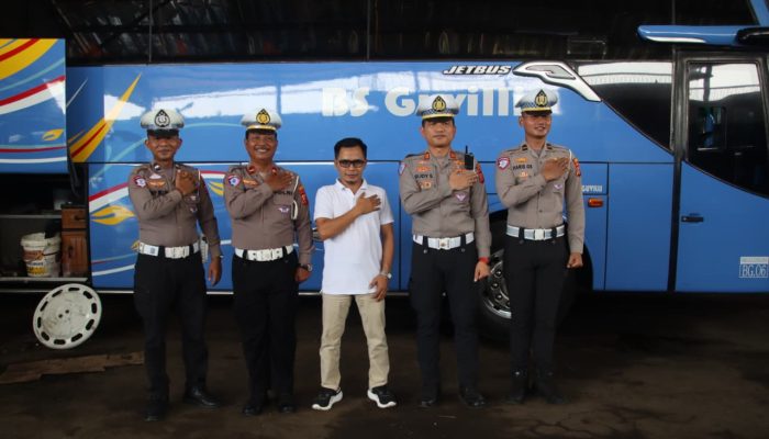 Sat Lantas Polres Majalengka Gelar Kegiatan Rampcheck di PO Bus BS Guvilli