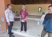 Bhabinkamtibmas Sambangi Warga, Sampaikan Pesan Kamtibmas dengan Santai