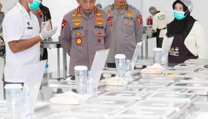 Kapolri Pastikan Kualitas Makanan SPPG Polri dengan Food Security Test