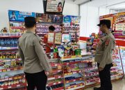 Dialogis Dengan Karyawan Alfamart, Personil Polsek Cikijing Sampaikan Pesan Kamtibmas