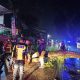 Polres Garut Bersama Tim Gabungan Evakuasi Pohon Tumbang di Karangpawitan
