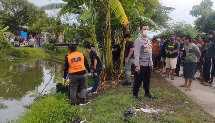 Polisi Evakuasi Temuan Mayat di Sungai Gempol dan  Lakukan Penyelidikan