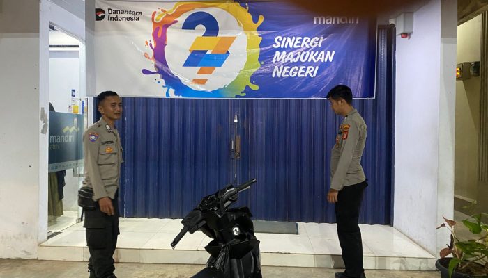 Beri Rasa Aman, Patroli Polsek Cikijing Pantau Gerai ATM Mandiri
