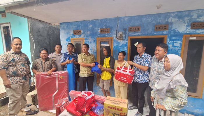 Polsek Majalengka Kota Ulurkan Bantuan Sembako untuk Korban Musibah Konsleting Listrik