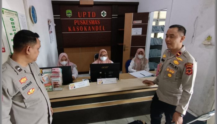 Dekatkan Diri ke Masyarakat, Polsek Kasokandel Gencarkan Door to Door System di Puskesmas Gunungsari