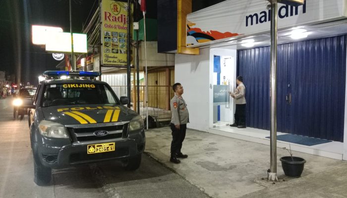 Antisipasi Tindak Kriminalitas, Patroli Polsek Cikijing Pantau Gerai ATM Mandiri