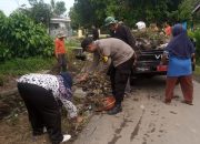 Polsek Sumberjaya Bersama Warga Gelar “Geber Jumat” untuk Wujudkan Lingkungan Bersih dan Berkah