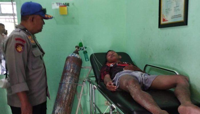 Sat Polairud Polres Garut Evakuasi Korban Terseret Arus di Pantai Karangpapak