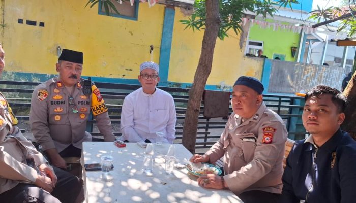 Wujud Empati, Kapolsek Kadipaten dan Anggota Hadiri Prosesi Pemakaman Istri dari Pengasuh Ponpes Mansyaul Huda