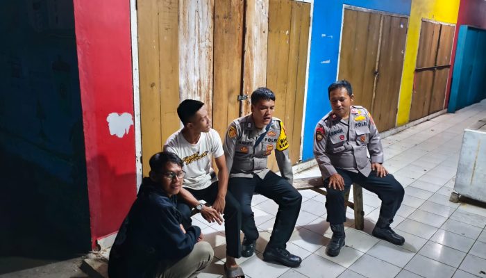 Jaga Sitkamtibmas Tetap Kondusif, Personil Polsek Cikijing Sambangi Warga Desa Kasturi