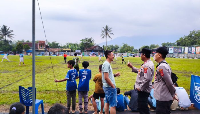 Polsek Cikijing Optimalkan Pengamanan Pertandingan Sepak Bola SU-CI Cup 2025