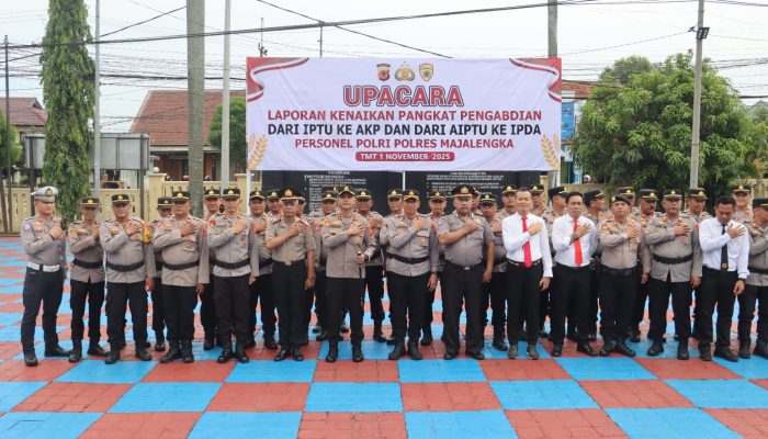 Kapolres Majalengka Pimpin Upacara Kenaikan Pangkat Pengabdian Personel Polri