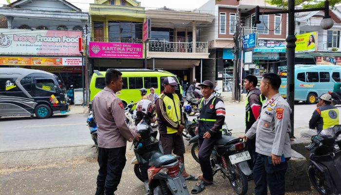 Patroli Dialogis, Personil Polsek Cikijing Beri Imbauan Kamtibmas Kepada Pengendara Ojek