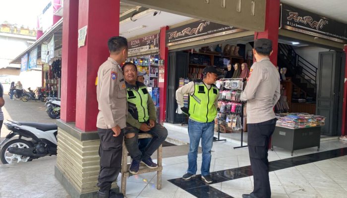 Antisipasi Tindak Kriminalitas, Personil Polsek Cikijing Beri Imbauan Kepada Ojek Pangkalan Pasar Cikijing