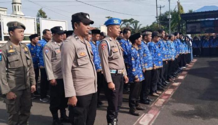 Polsek Cingambul Polres Majalengka Hadiri Upacara Peringatan Hari Pahlawan Tingkat Kecamatan Cingambul Tahun 2025