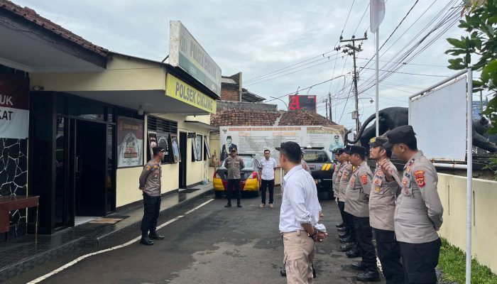 Pimpin Apel Pagi, Kapolsek Cikijing Tegaskan Pentingnya Peningkatan Layanan Publik