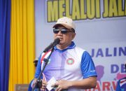 Diikuti 6.000 Guru, Bupati Garut Lepas Kegiatan Jalan Sehat Peringati HUT ke-80 PGRI dan HGN Tahun 2025