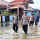 Tim SAR Sat  Brimob Polda  Jabar Sigap Tangani Banjir Rob di Indramayu