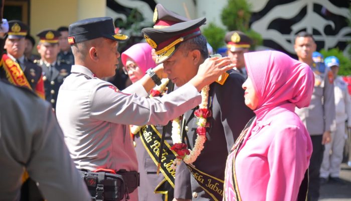 Polda Jabar Gelar Upacara Wisuda Purnabakti Brigjen Pol. Gunarso