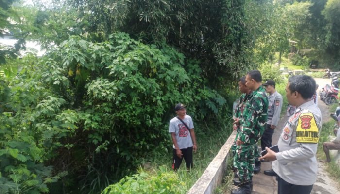 Polsek Karangpawitan Lakukan Pencarian Korban Hanyut di Sungai Cimanuk