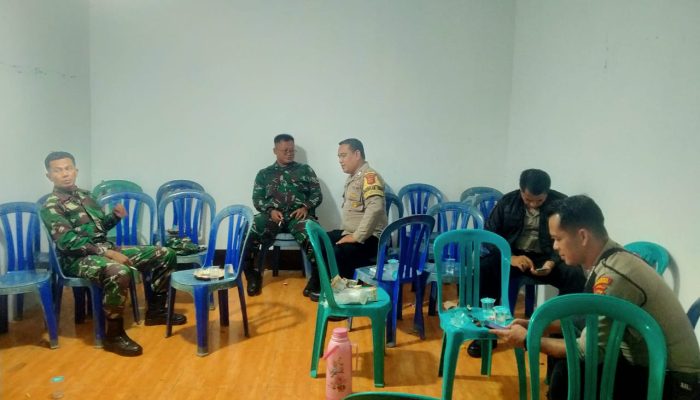 Sinergitas TNI–Polri dan Tiga Pilar, Bhabinkamtibmas Sambang Warga di Desa Banyusari
