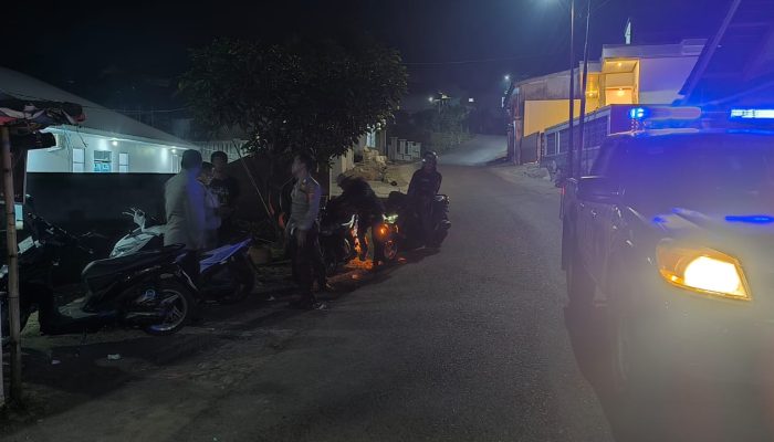 Patroli Malam, Bhabinkamtibmas Jaga Kamtibmas di Desa Werasari