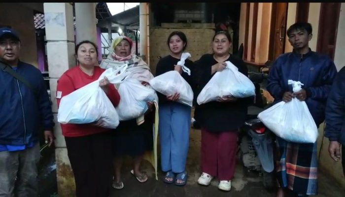 *Warga Korban Longsor Pasirlangu Cisarua Ungkapkan Rasa Syukur dan Terima Kasih Kepada Kapolda Jabar Atas Bantuan Sosial Yang Diberikan*