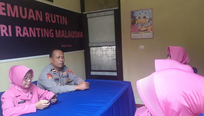 Kapolsek Malausma Berikan Arahan Pada Pertemuan Bhayangkari Ranting Malausma Tekankan Bijak Bermedsos