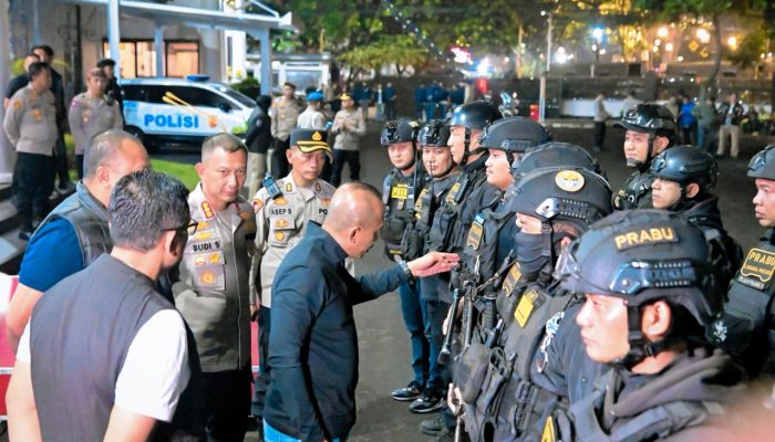 *Patroli Malam KRYD Polda Jabar Pastikan  Situasi Kamtibmas di Kota Bandung Aman dan Kondusif*