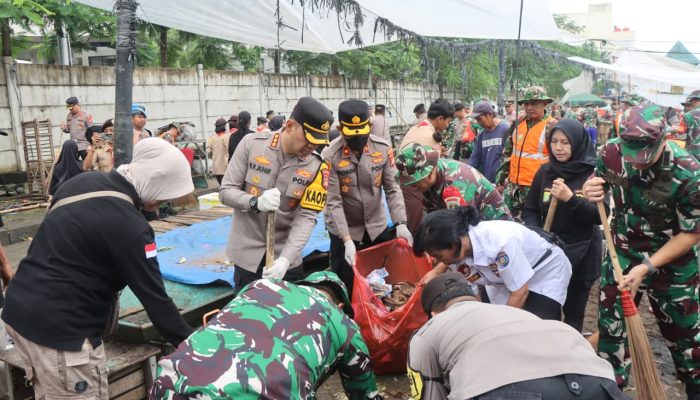 *Polres Metro Tangerang Kota Gelar Apel dan Kurvey Bersama TNI dan Pemerintah Daerah Kota Tangerang di Pasar Babakan*