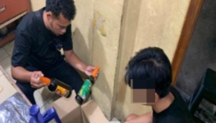 Sat Res Narkoba Polres Garut Amankan 11 Botol Miras di Jalan Raya Samarang