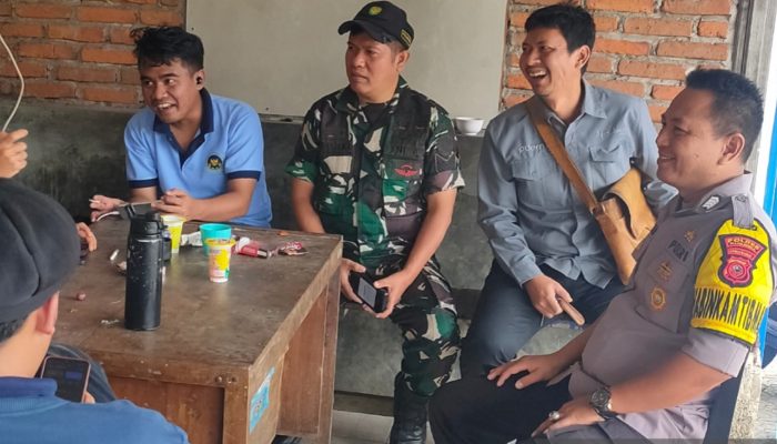 Perkuat Kemitraan, Bhabinkamtibmas Polsek Maja Sambangi Warga di Blok Salamanggu Guna Jaga Kondusifitas