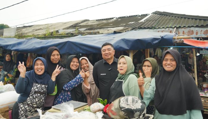 Jelang Ramadan, Bupati Garut Pantau Ketersediaan Bapokting di Pasar Guntur Ciawitali