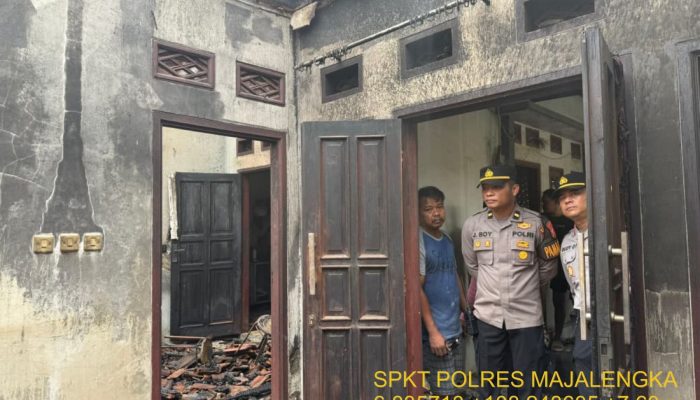 Unit Pamapta Polres Majalengka Respons Cepat Cek TKP Kebakaran Rumah di Desa Andir