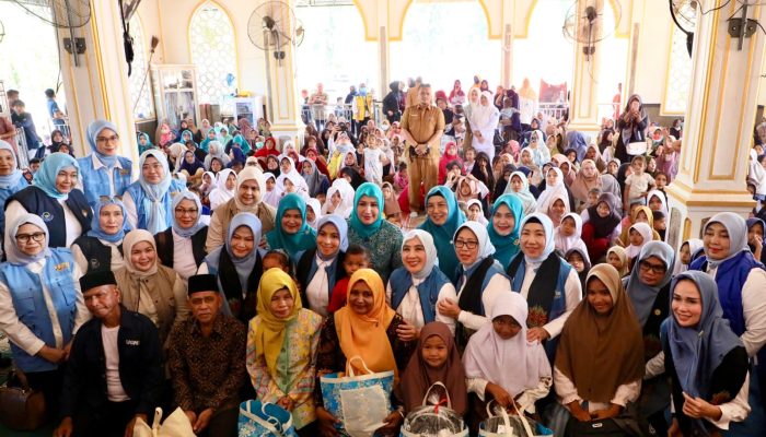 *Seruni Serahkan Bantuan di Pidie Jaya, Ketum Seruni Tri Tito Dorong Transisi Pemulihan Dipercepat*