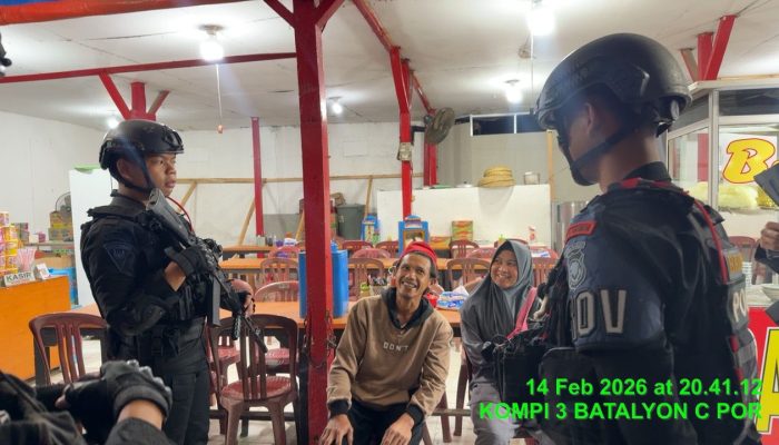Perkuat Stabilitas Keamanan Malam Hari, Satuan Penindak Perusuh Batalyon C Pelopor Laksanakan Patroli Harkamtibmas di Wilayah Bungursari Purwakarta