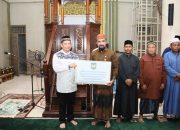 *Awali Kunjungan di Aceh Timur, Kasatgas Tito Laksanakan Salat Subuh dan Serahkan Bantuan Kemasyarakatan*