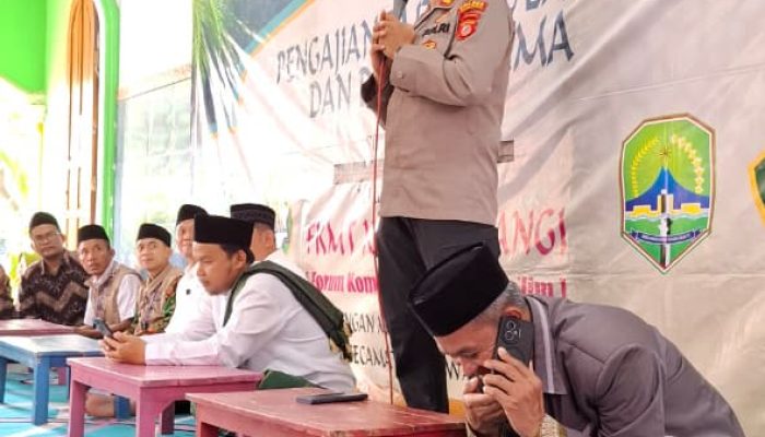 Pererat Silaturahmi, Polsek Jatiwangi Hadiri Pengajian Rutin FKMT di Ponpes Nurul Huda Wal Arkam