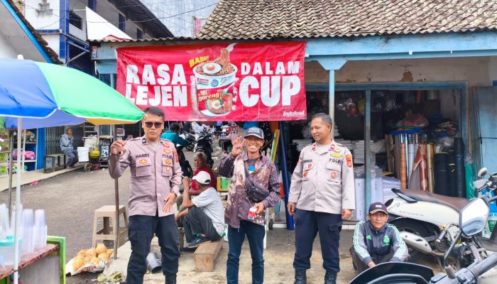 Patroli Dialogis, Personil Polsek Cikijing Sampaikan Imbauan Kamtibmas kepada Warga
