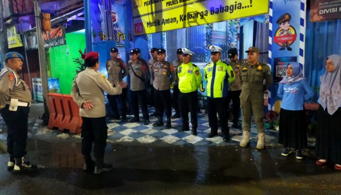 Ops Ketupat 2026: Personel Pos Pam Kadipaten Gelar Apel Malam Pastikan Kesiagaan.