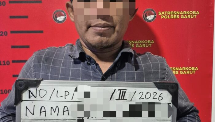 Edarkan Ratusan Pil Terlarang, Pria di Garut Diciduk Satresnarkoba di Pasar Limbangan