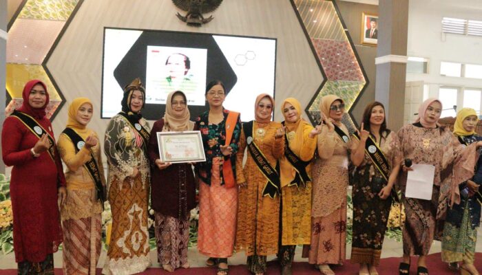 Fashion Show Kebaya Jadi Sarana Edukasi Nilai Budaya bagi Perempuan Garut