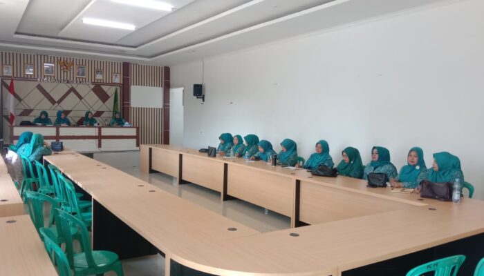 Bina Wilayah di Cikajang, TP PKK Kabupaten Garut Perkuat Sinergi dan Fokus pada Isu Strategis Nasional