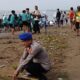 Jaga Lingkungan Pesisir, Polisi Tanam Mangrove di Karangsong
