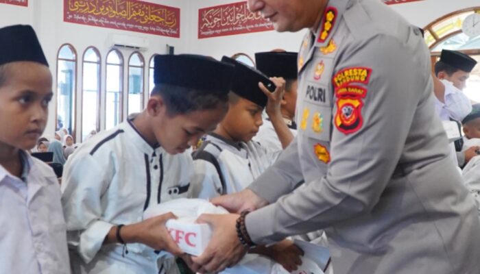 POLRESTA BANDUNG GELAR ‘JUMAT BERKAH’ BERSAMA 1.000 ANAK YATIM